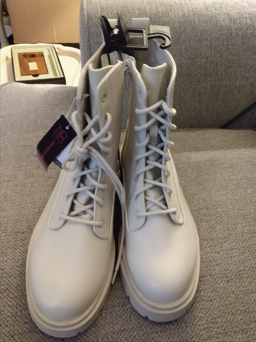 No Boundaries Women's Tan Combat Boots Memory Foam Size 1/2 NEW