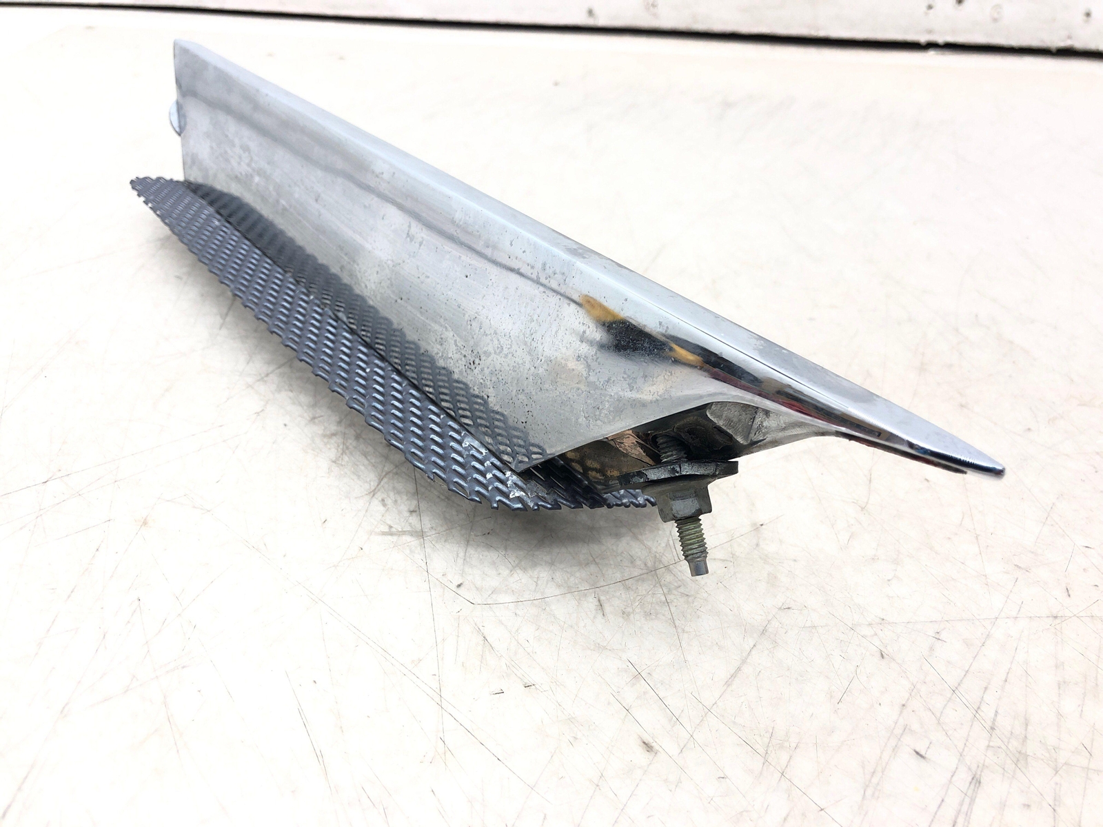 2009 ASTON MARTIN RIGHT FENDER SIDE STRAKE FINISH MOULDING 6G33-280862-A OEM