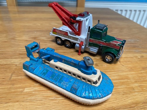 Matchbox SuperKings K-22 SRNG Hovercraft + camion di recupero pesante Peterbilt