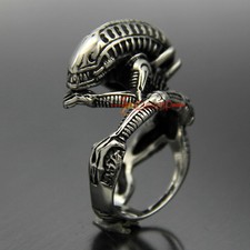 Retro Alien Skull Men's Ring Stainless Steel 3D Predator Rocker Band Silver