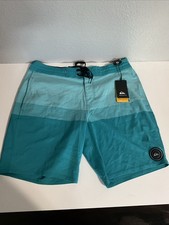 Quiksilver Vista Men  s Beach/boardshorts Turquoise Size 34 Nwt