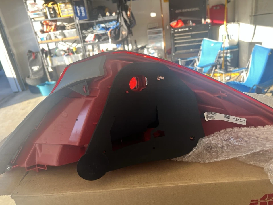 Luz trasera izquierda conductor Honda Accord 2006-2007 cupé. Nuevo Foto 2 de 4