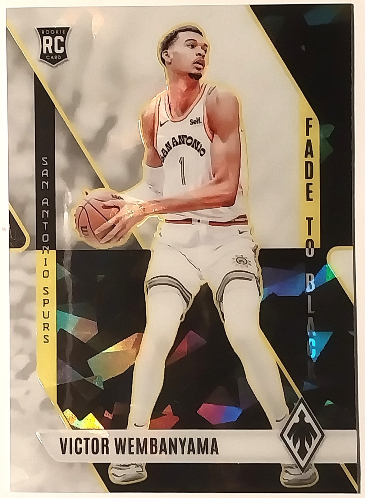 Victor Wembanyama 2023-24 Phoenix "Fade to Black White Cracked Ice" Rookie /125