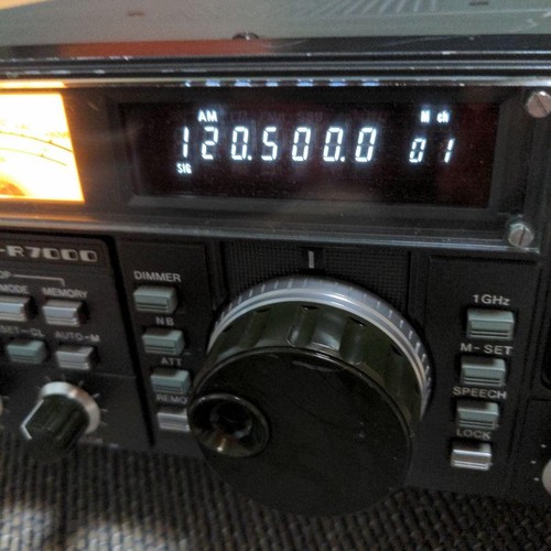 ICOM IC-R7000 Communications Receiver 25-1000MHz 1240-1300MHz - Picture 3 of 11