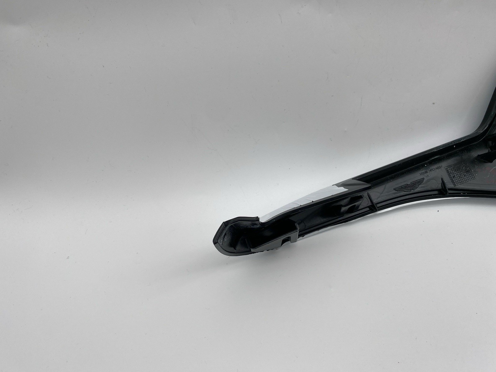 2019-2023 ASTON MARTIN VANTAGE DRIVER SIDE CENTER CONSOLE TRIM PANEL BLACK GLOSS