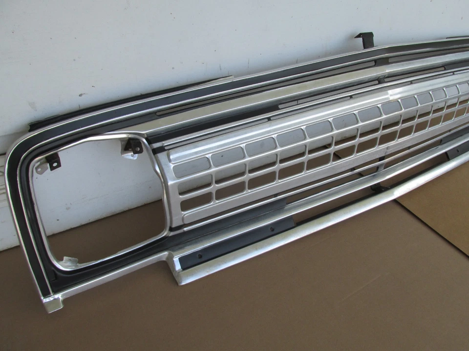 Jeep Wagoneer Cherokee J10 J20 razor grille - Image 3 of 4