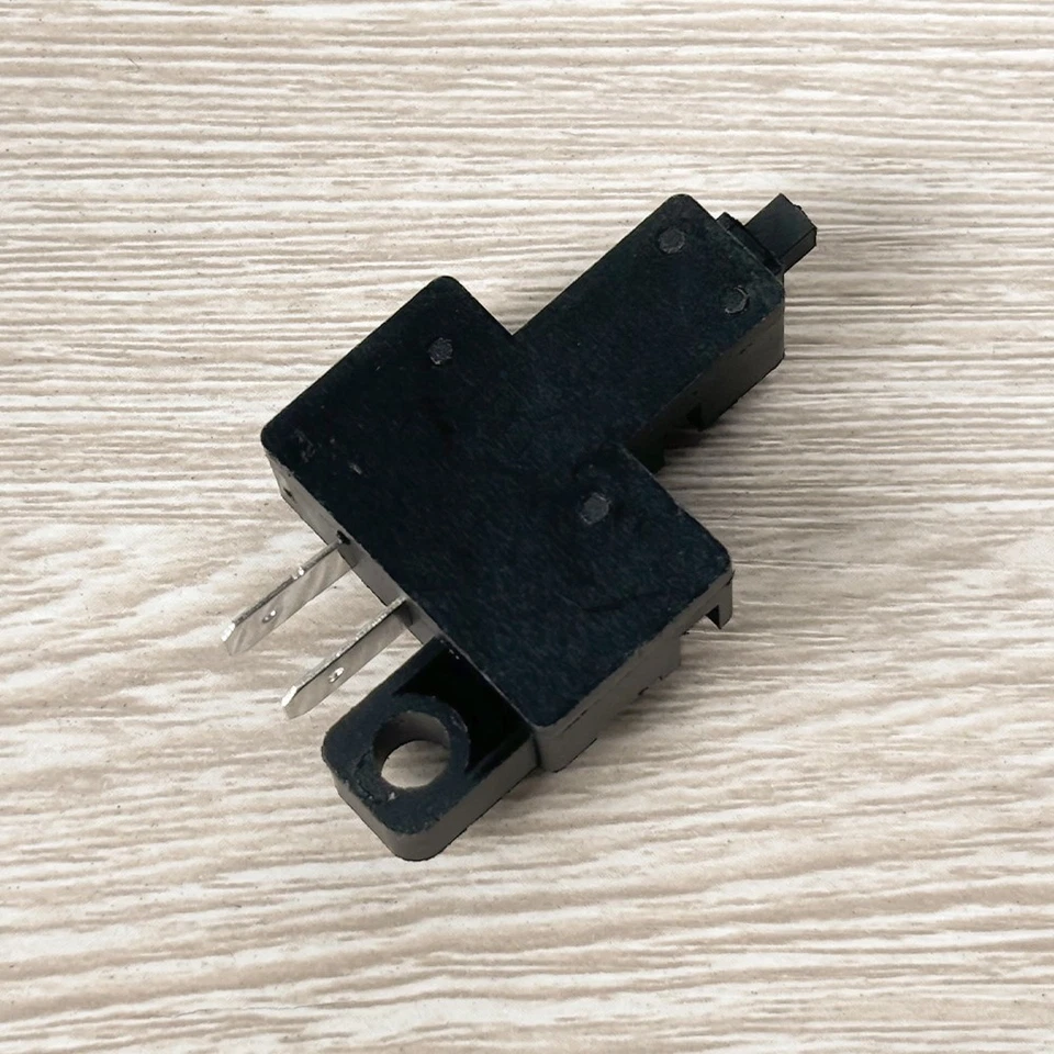 Sensor microinterruptor de percha de embrague para HONDA CBF1000 CB100SF CB1100 CB1300 CB1000R Foto 3 de 4