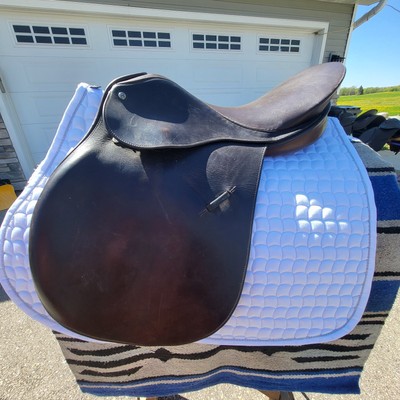 Corinthian By Crosby Close Contact Saddle, M, 17.5