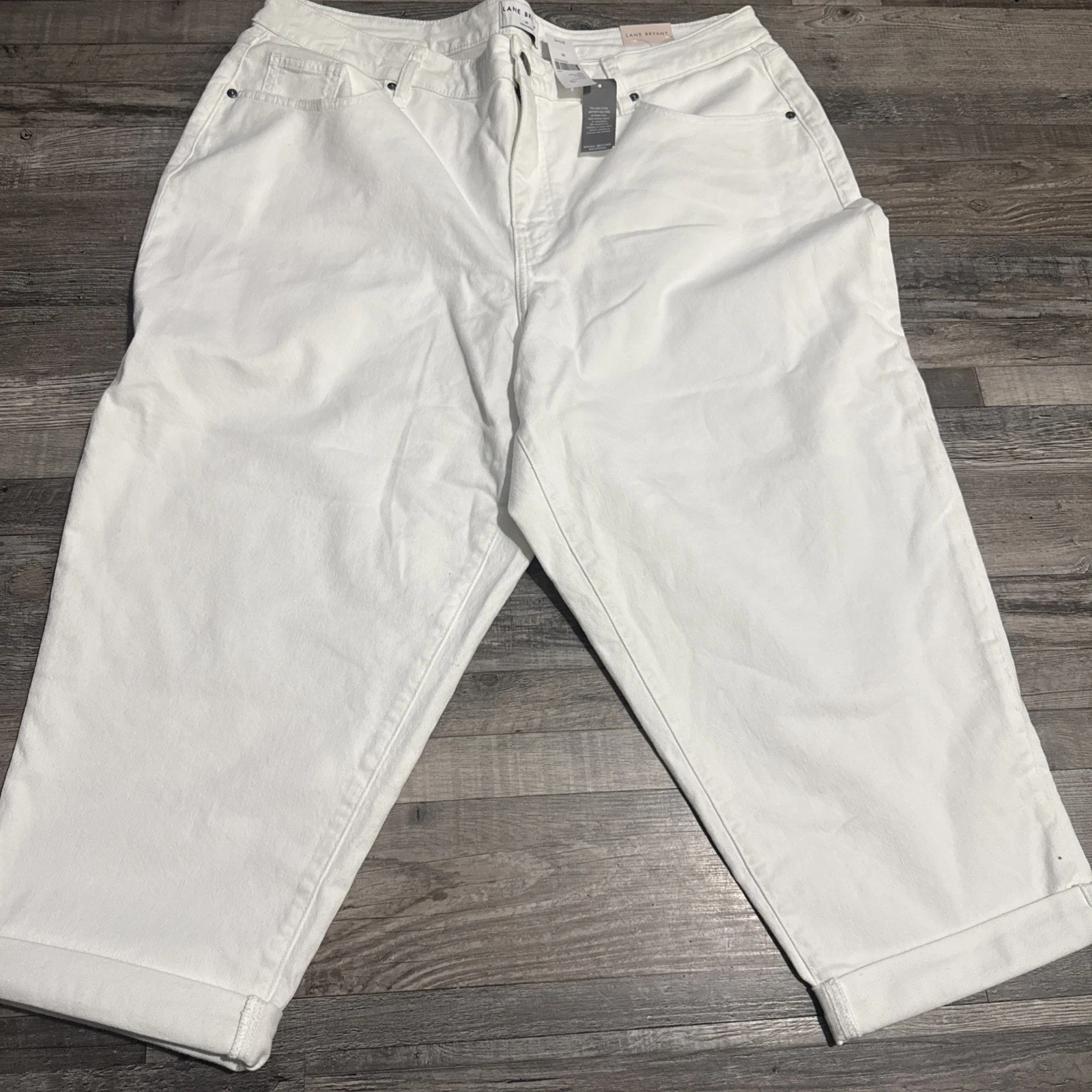 LANE BRYANT Women’s Size 20 Mid Rise Boyfriend Capri Pants White