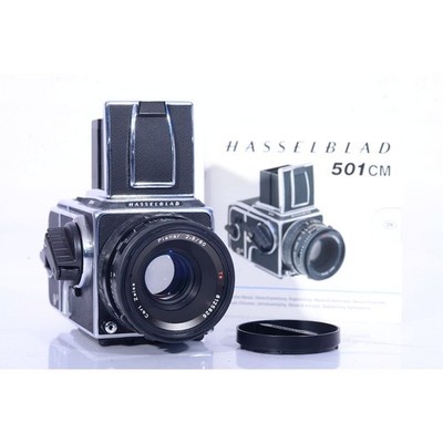 Hasselblad 501 CM Kamera + Planar CB 2,8/80 T* + Magazin A-12N Chrome