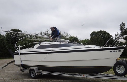 New Listing1999 MacGregor 26 Sailboat