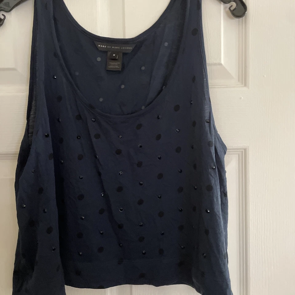 Camiseta sin mangas MARC BY MARC JACOBS talla M azul marino con cuentas 100 % algodón Pima excelente venta Foto 4 de 4