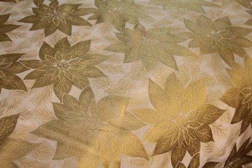 Tovaglia Poinsettia Floreale Jacquard Oro 54” x 80” Senza Etichetta - Foto 2 di 4