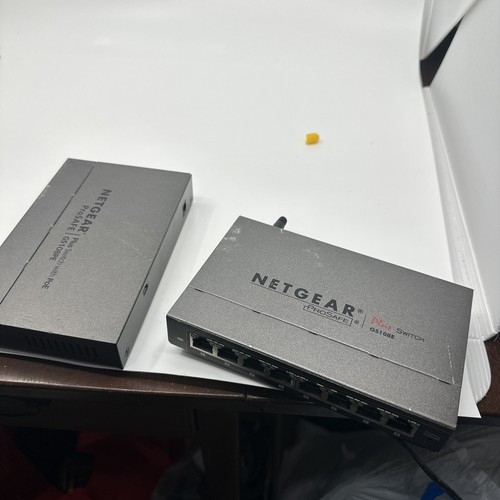 2 NETGEAR PROSAFE PLUS 8 PORT GIGABIT SWITCH GS108E - Charger Only For One - Picture 6 of 6
