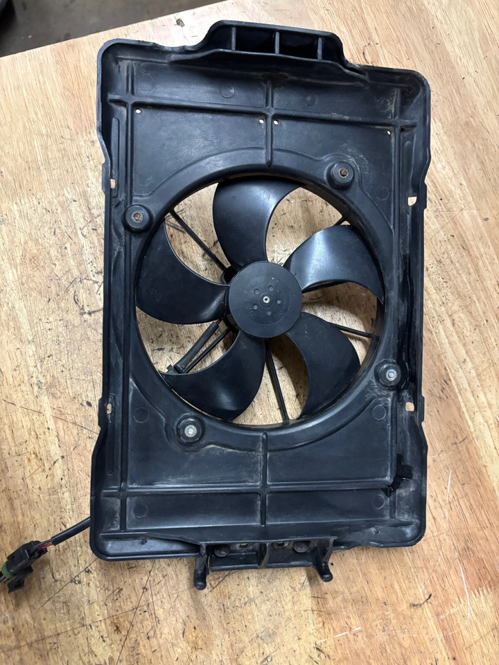Yamaha SR Viper XTX RTX LTX 14 15 16 17 18 19 20-24 OEM Radiator Fan cooling - Image 3 of 3
