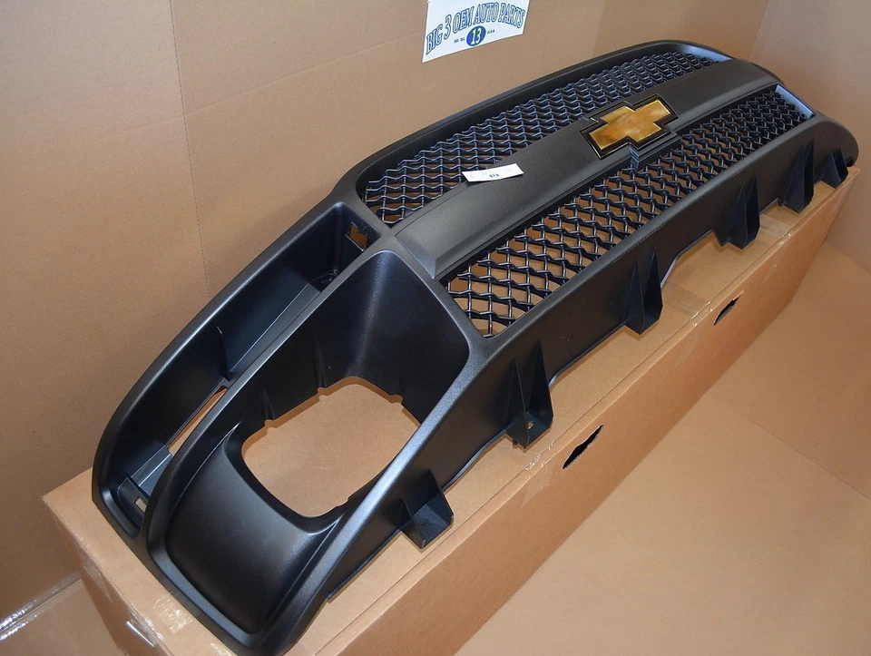 Chevrolet Express 1500/2500/3500  Front Black Grille w/ Emblem new OEM 22816424 - Image 2 of 4