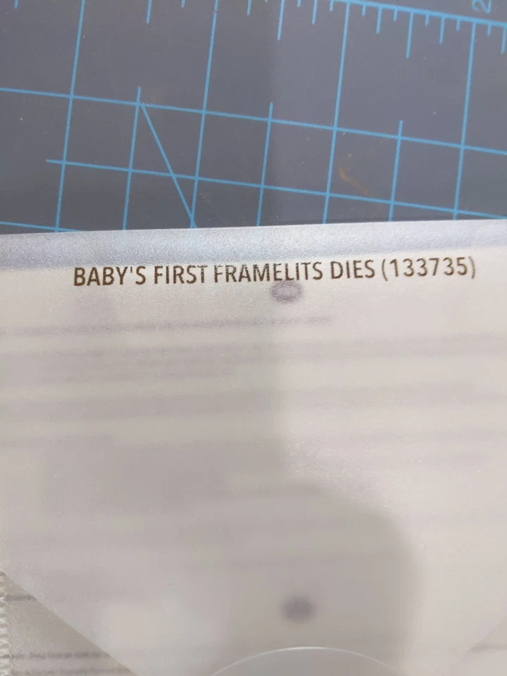 Stampin' Up! Cochecito Baby’s First 11 Framelits Dies 133735 Ducky Mittens Foto 2 de 4