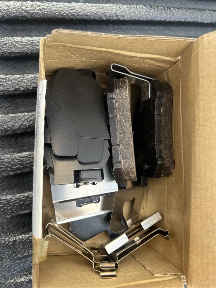 Conjunto de forro de freno Suzuki parte #55800-80J01 nuevo caja abierta ver fotos Foto 3 de 3