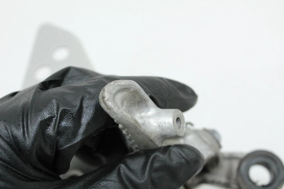 02-06 Clavija reposapiés izquierda Honda RC51 RVT1000R SP2 Foto 2 de 4