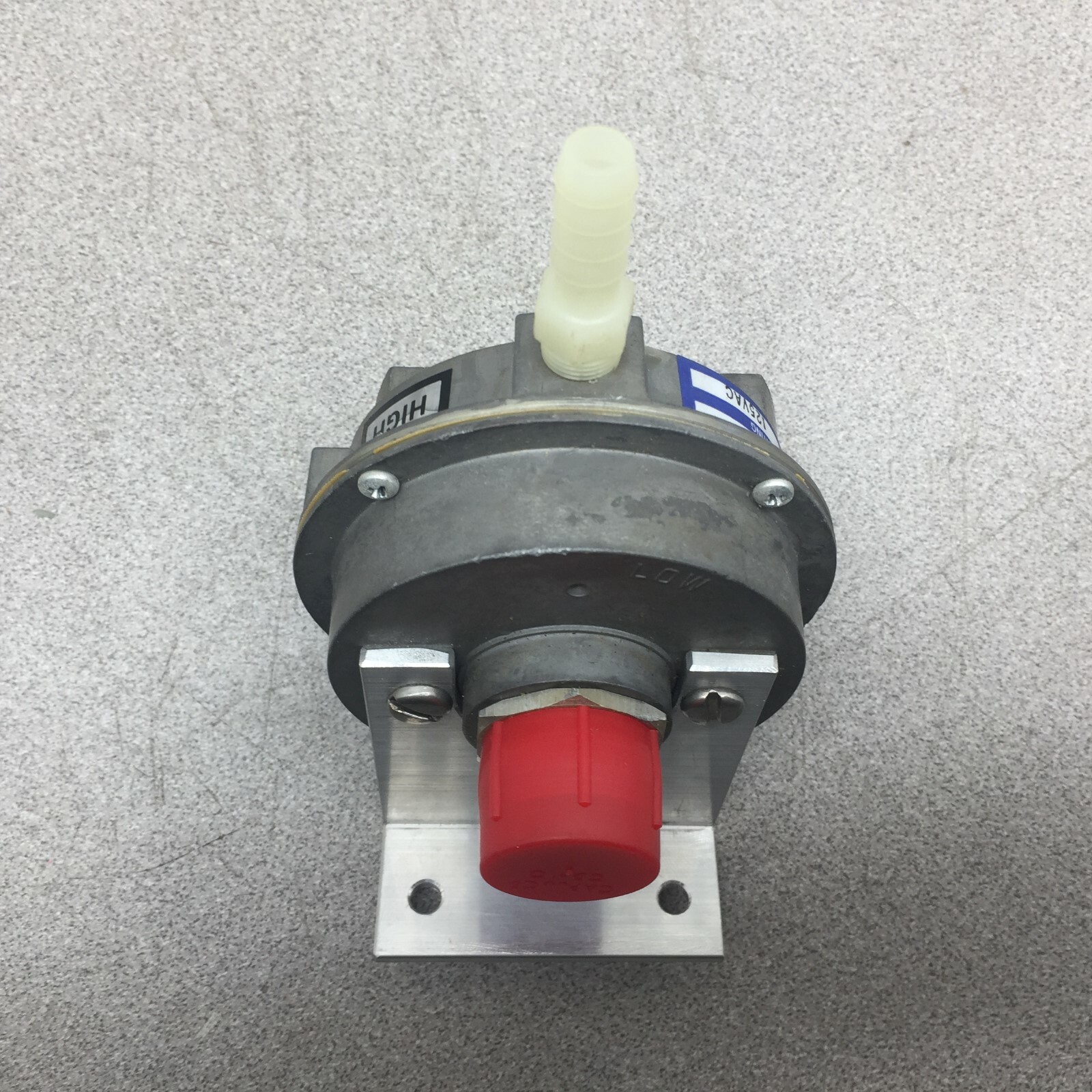 NEW NO BOX BEC CONTROLS 125VAC 15AMP 2-22WC PRESSURE CONTROL SWITCH R70 ...