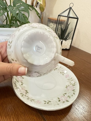 Vintage Sheffield Fine China Classic 501 Gravy bout and Tea cup and saucer - Picture 6 of 13
