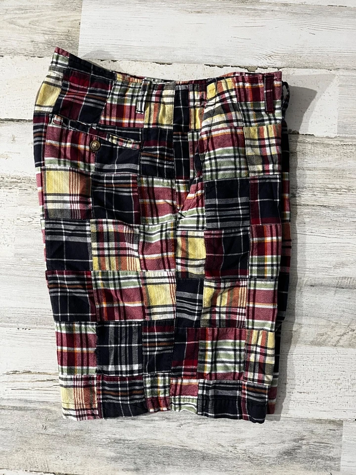 ST. JOHN'S BAY - MEN'S 34 - 100% COTTON PLAID SHORTS - Image 3 of 4
