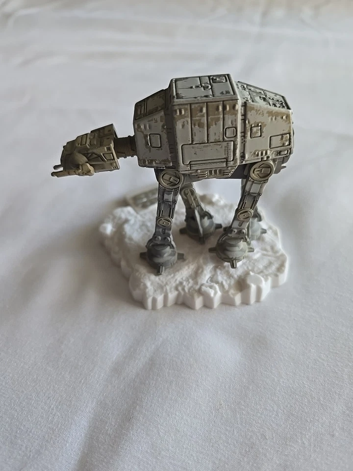 STAR WARS SAGA | Hasbro Die Cast Titanium Series Original AT-AT w/STAND - Image 3 of 4