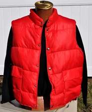 VINTAGE Woolrich Men's  Large  Red  Down Vest from 1976 USA Made. Great shape.