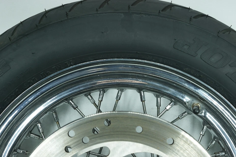 Llanta trasera Harley Softail FLST Heritage Classic 06 OEM con radios 150/80B16 Foto 3 de 4