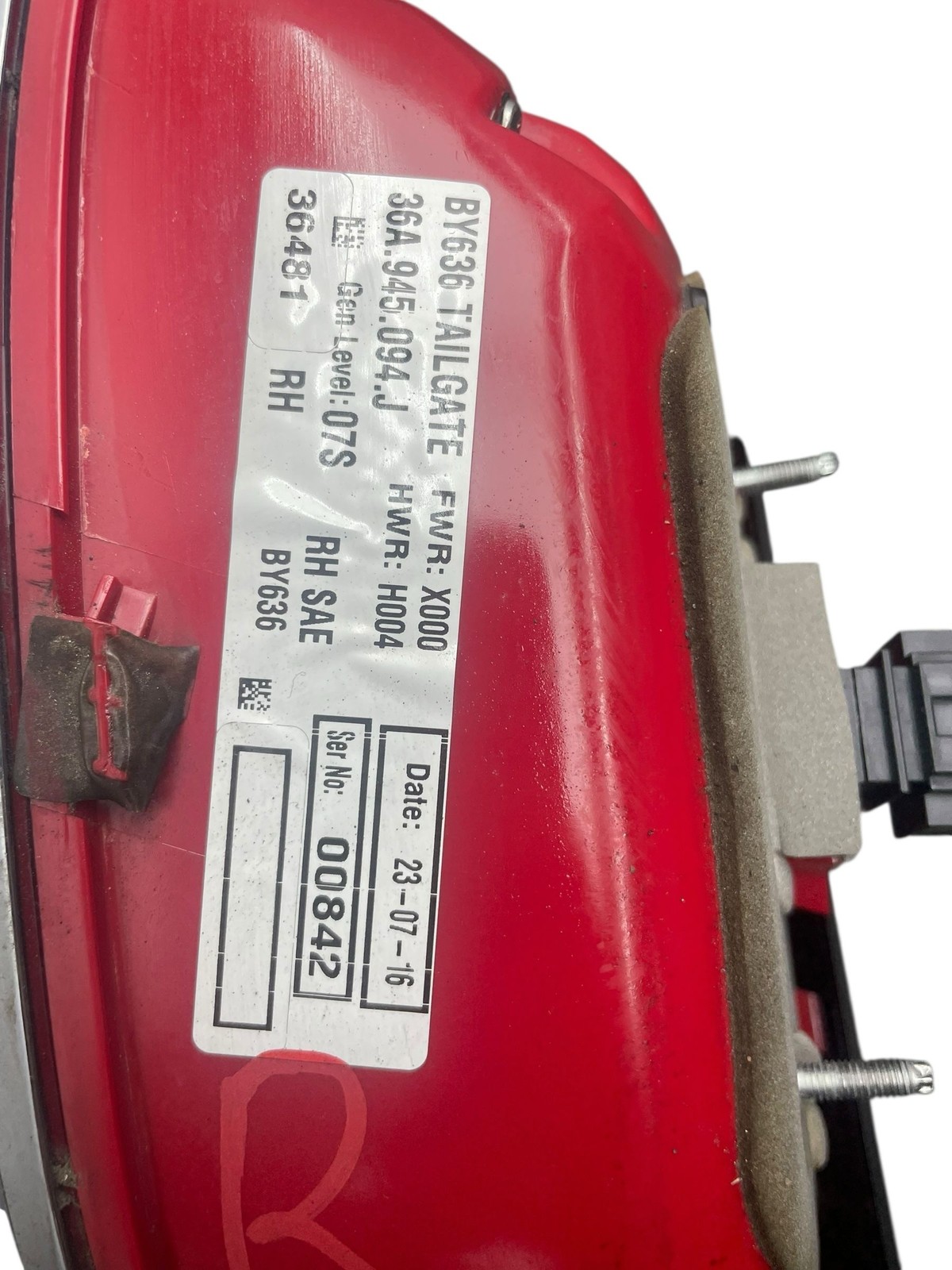 2015-2020 BENTLEY BENTAYGA RH REAR RIGHT LID MOUNTED TAIL LIGHT LAMP ASSY *CHIP*