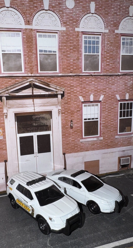 Lot Of 2 Matchbox Ford Interceptor SUV Boone County Sheriff & Unmarked Custom S - Image 4 of 4