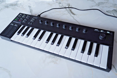 Native Instruments M32  Komplete Kontrol Keyboard Controller (26154)