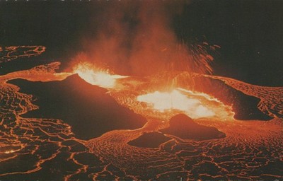 Hawaii Kilauea Volcano Halemaumau Firepit Night Scene Lava Foto AK ungelaufen