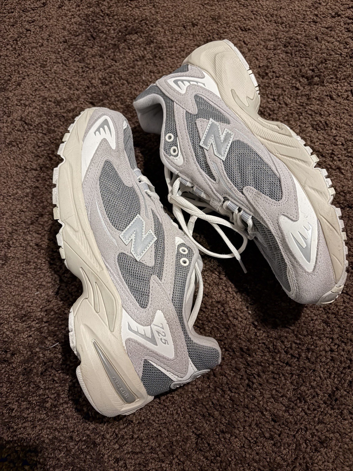 New Balance 725 - Size 9.5