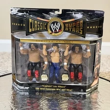 2006 Jakks WWE Classic Superstars Captain Lou Albano & Wild Samoans Afa & Sika