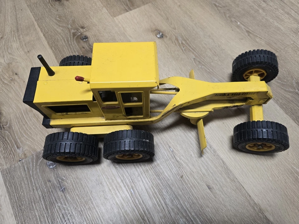 Vintage Tonka Yellow Pressed Metal Toy Construction Road Grader - 17” - Image 2 of 4