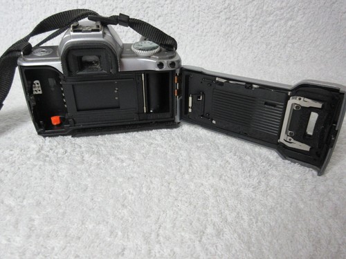 Canon EOS 300V 35mm SLR Camera, Silver, Zoom Lens - Picture 19 of 21