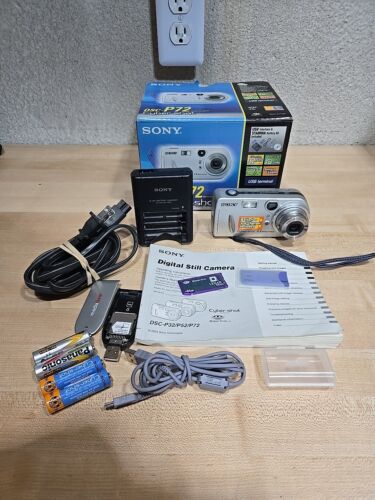 Sony Cyber-Shot DSC-P72 3.2 MP Digital Camera Memory Stick Battery Charger AS-IS