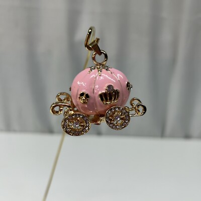 BETSEY JOHNSON LOVELY PINK CRYSTAL CINDERELLA CARRIAGE PENDANT