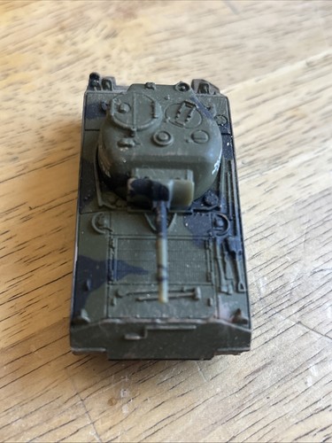 Corgi Diecast Sherman Tank Cool Studs Inc. 4 - Picture 3 of 6