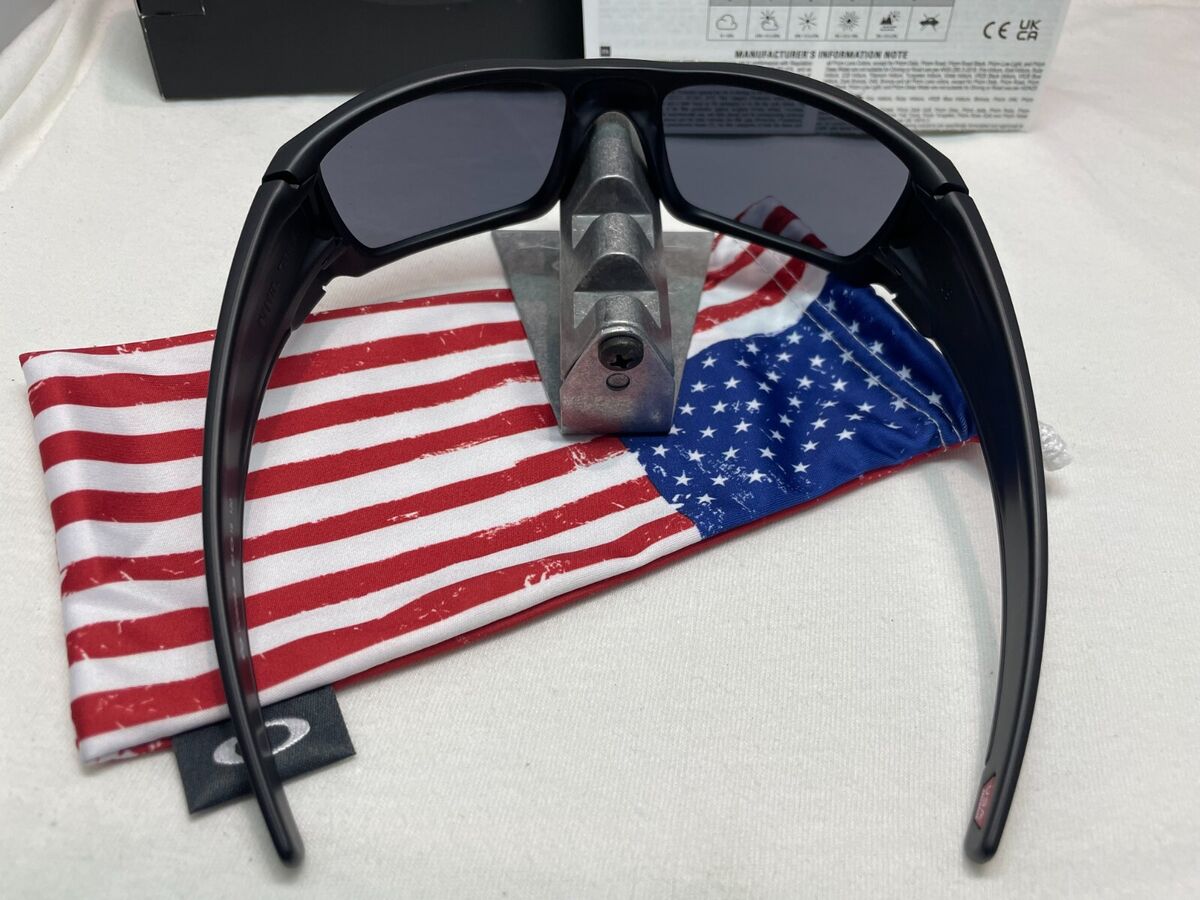 OAKLEY SI FUEL CELL MATTE BLACK USA FLAG ICONS GREY LENSES OAKLEY SI FUEL CELL MATTE BLACK USA FLAG ICONS GREY LENSES