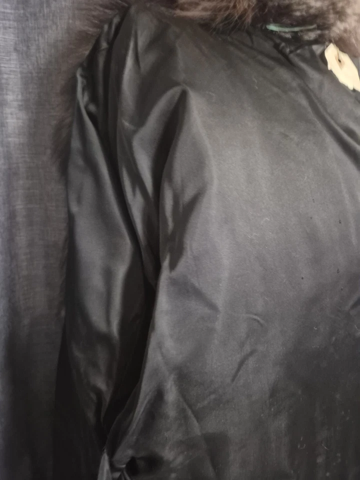 Vintage Silver  Fox Long Fur Coat Pit To Pit 24" Length 46" - Image 4 of 4