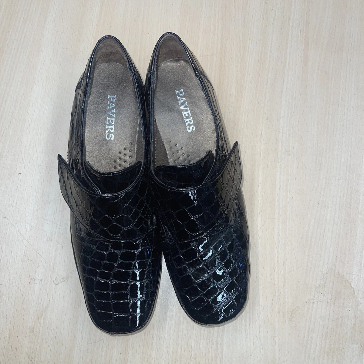 Pavers shop black shoes