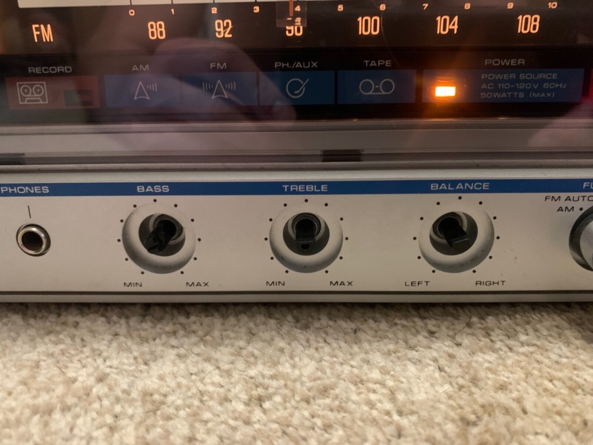 Soundesign 6620D AM/FM Cassette Record Player with Speakers Tested