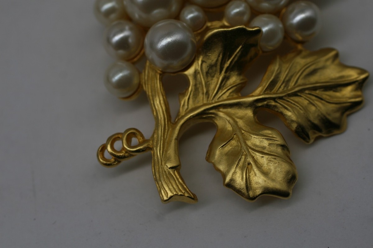 KARL LAGERFELD vintage brooch golden glass pearl grape MINT