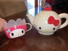 Hello Kitty Plastic Tea Pot With Lid Sanrio 2017 - Preowned Plastic Teacup