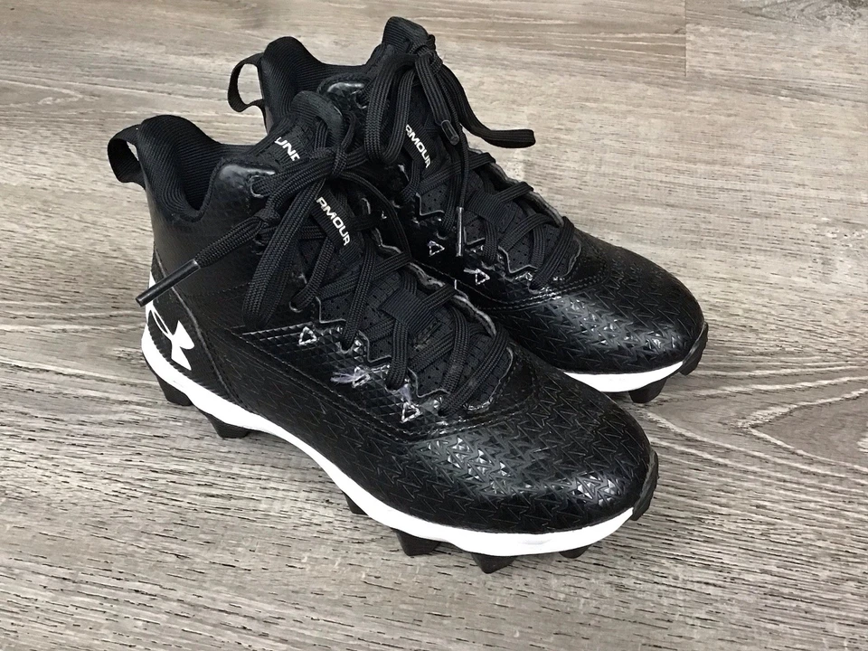Under Armour Hammer Mid RM Jr. Football Shoes Boys Size 1 Black 3021202-001 - Image 2 of 4