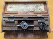 Ancien coffret tarauds et filiere VIRAX