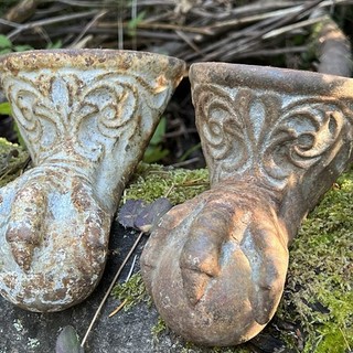 2 Matched Cast Iron Ball Eagle Claw Foot Bath Tub Feet Victorian