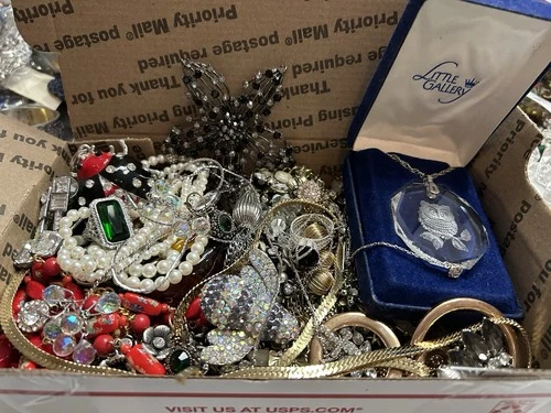 Vintage & Modern Costume Jewelry Lot ~Some Signed ~Small Priority Box #1354